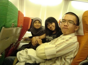 Took a picture before took off (yeah we always have time to do this "important" thing ^^ hahaha...)